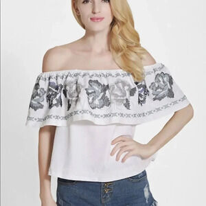 Free People off the shoulder embroidered top, Women’s size small